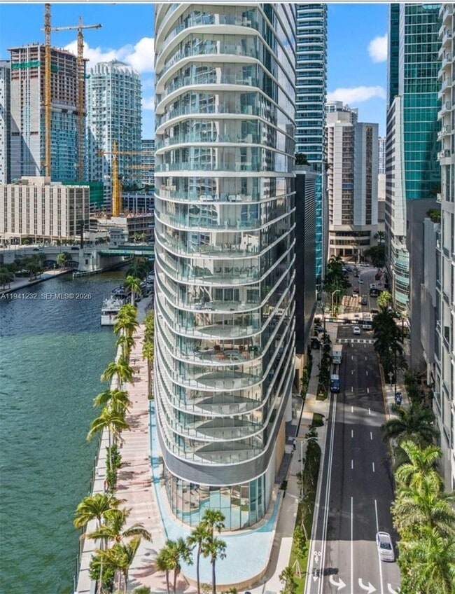 Building Photo - 300 Biscayne Blvd Way
