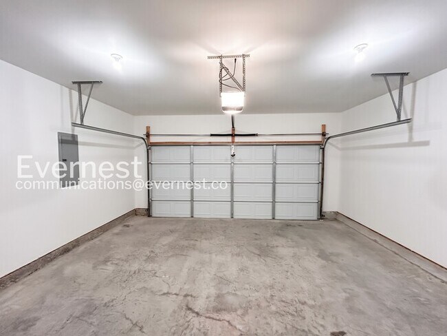 Building Photo - 1043 Echo Rdg Rd