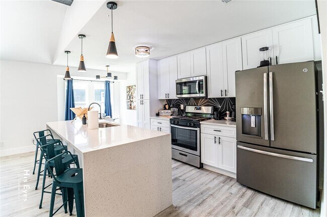 Building Photo - 7500 Rio Pass