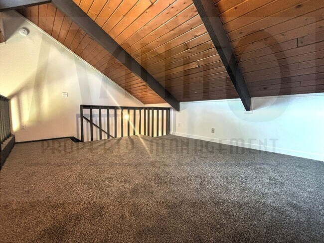 Building Photo - Charming Bungalow