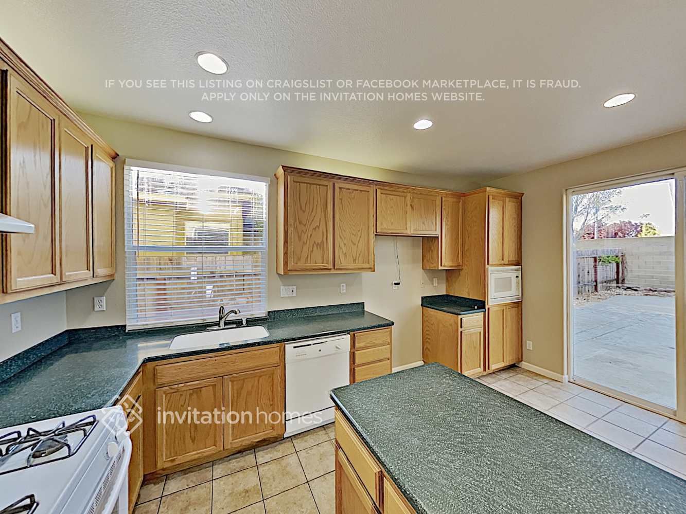 Building Photo - 301 Unity Cir