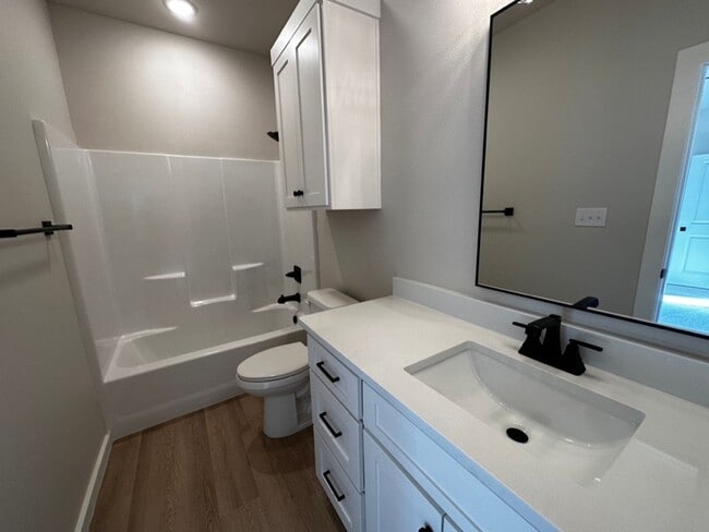 Building Photo - Stunning 3 bedroom Wolfforth - Pre lease f...