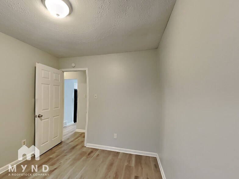 Building Photo - 4629 Sunnyslope Dr