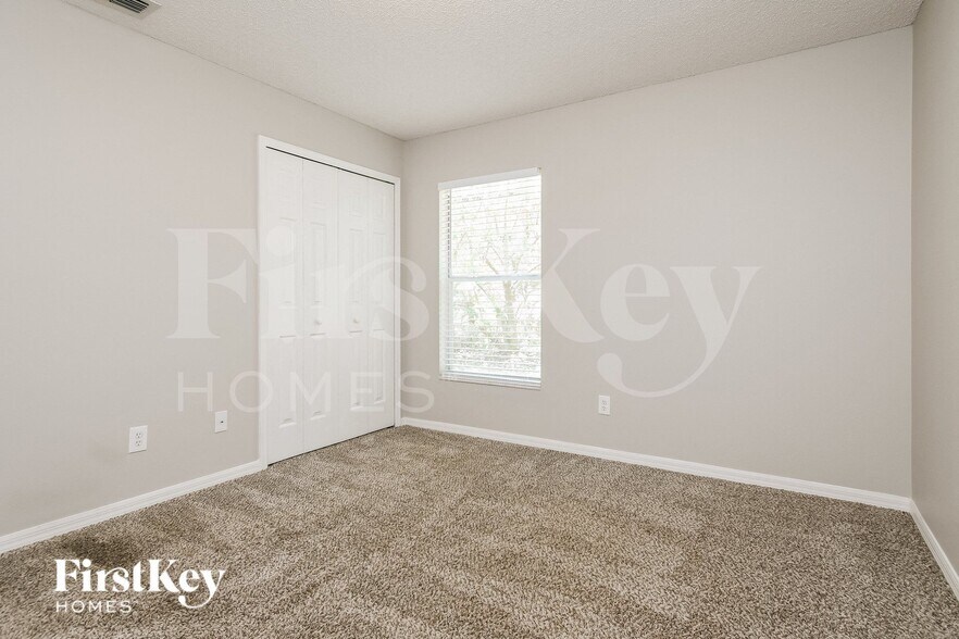 Building Photo - 1254 Kenworth Dr