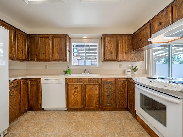 Building Photo - 1201 Echo Rd