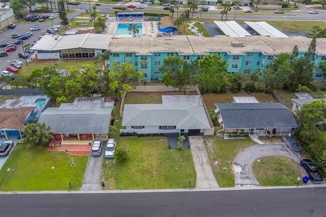 Building Photo - 11424 79th Ave