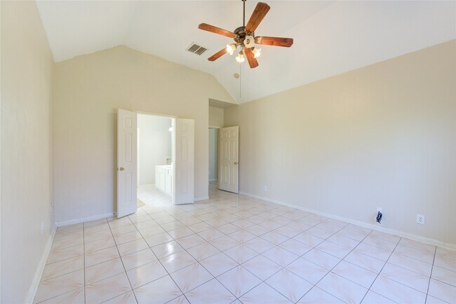 Building Photo - 2921 Indigo Dr