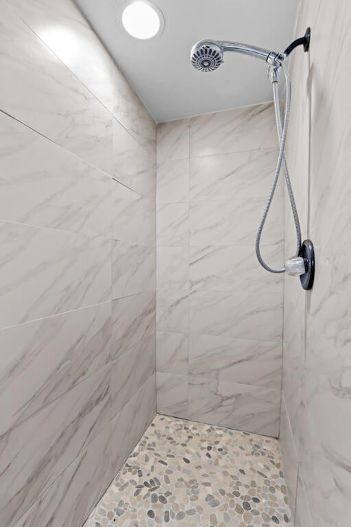 Building Photo - 8500 Mountain View Dr