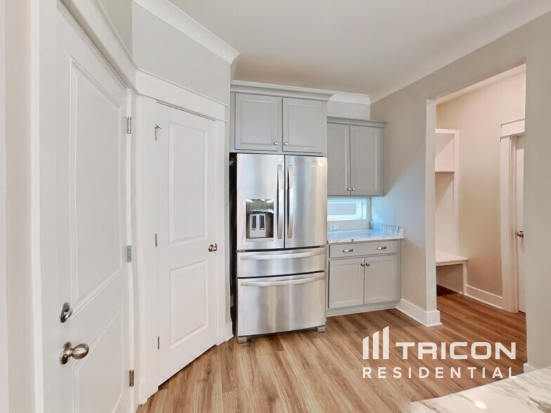 Building Photo - 1406 Cotillion Dr