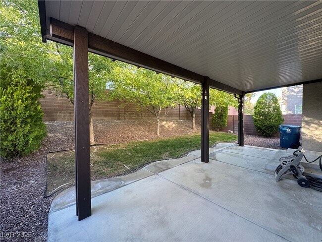 Building Photo - 9501 Ironsend St