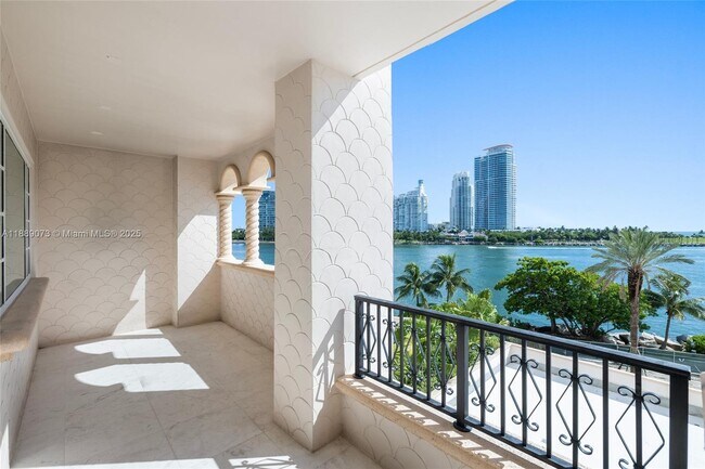 Building Photo - 7133 Fisher Island Dr