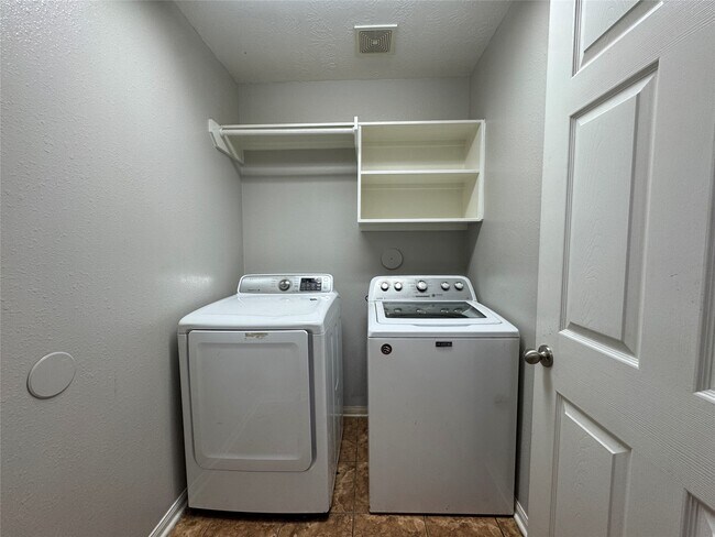 Building Photo - 5907 Yaupon Ridge Dr