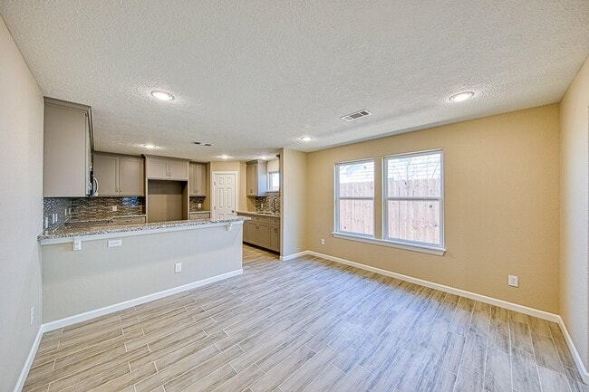 Building Photo - 3526 Brook Shadow Dr