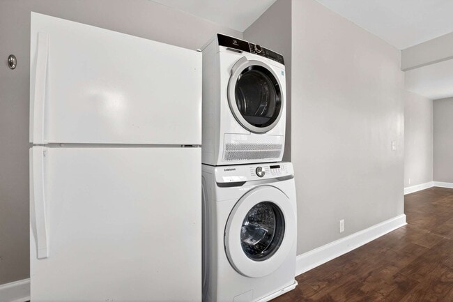 Building Photo - Newly Renovated Single-Family Home!