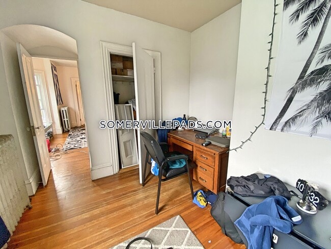 Building Photo - 76 Curtis St