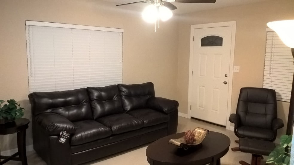 Living - 2512 Musselwhite Ave