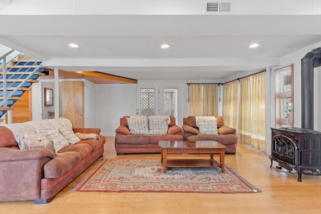 Building Photo - 5 Avondale Ave