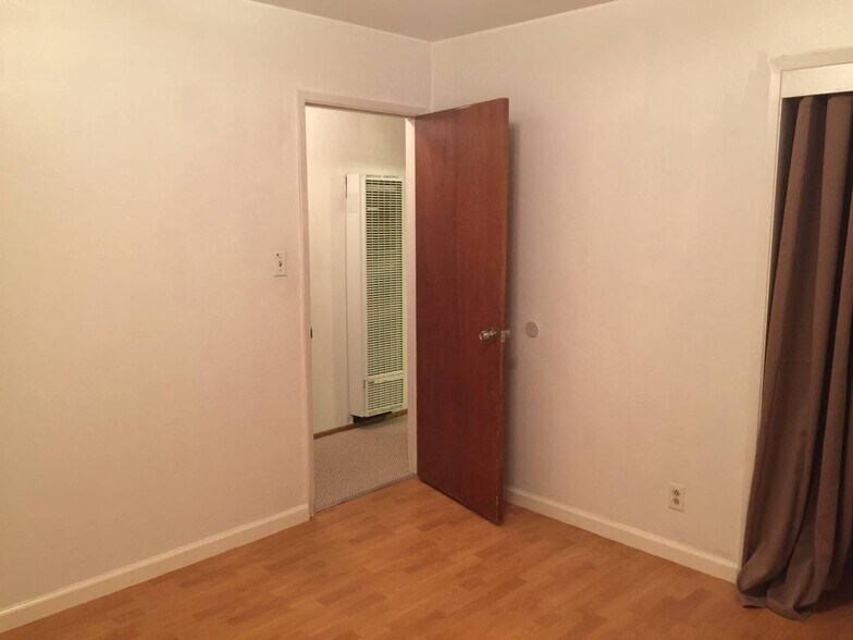 Building Photo - 895 Coburn Ct