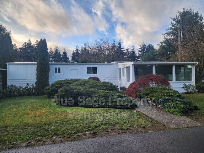 Building Photo - 241 Evans Rd