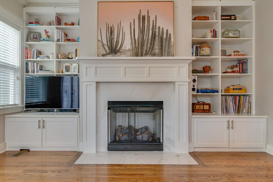 Building Photo - 1407 Pillow St