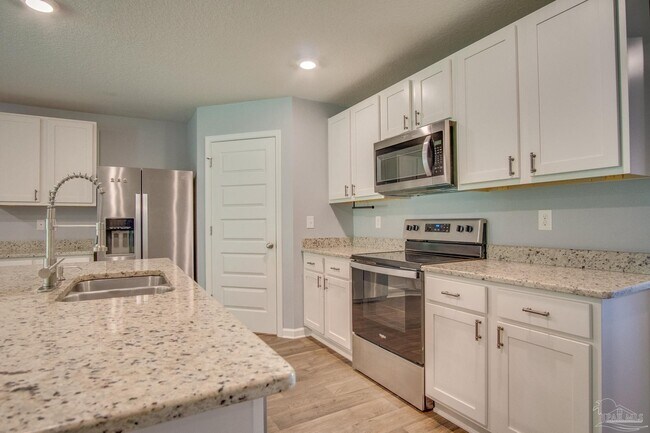 Building Photo - 7328 Lakeside Oak Ct