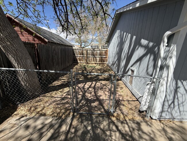 Building Photo - 310 Chimney Park Dr