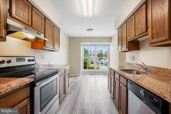 Building Photo - 3121 Benton Square Dr