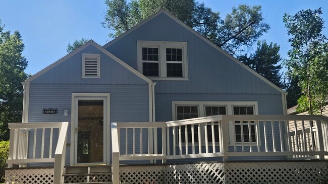 Primary Photo - Cute and Cozy Old Town Home