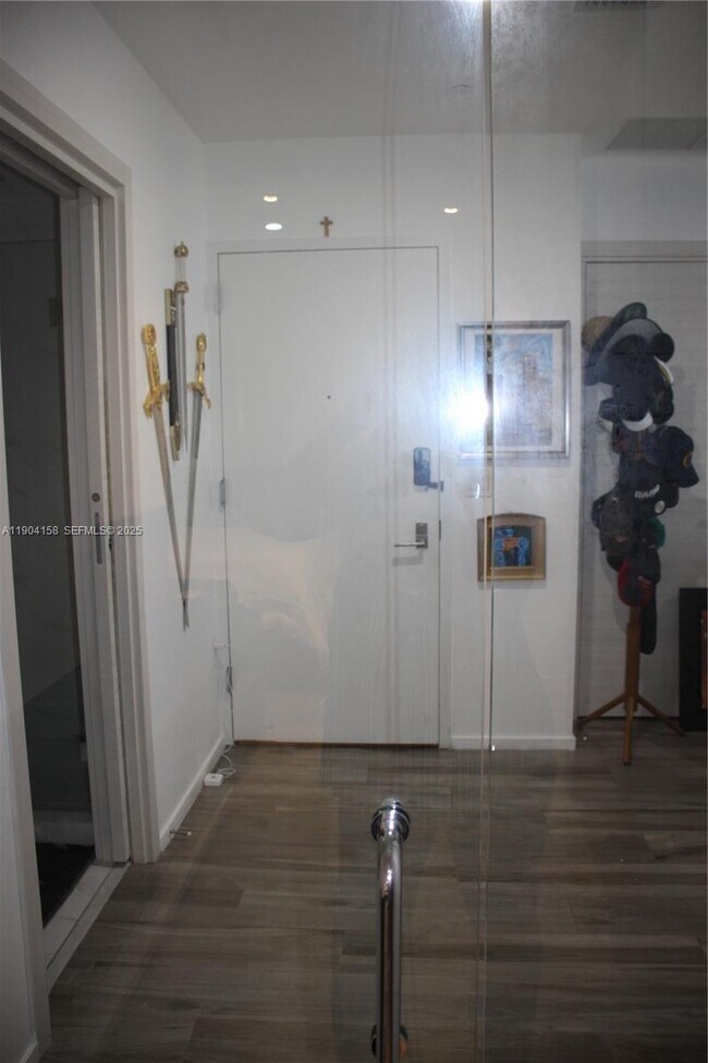 Building Photo - 801 S Miami Ave