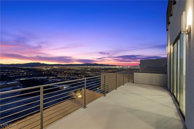 Building Photo - 577 Overlook Rim Dr