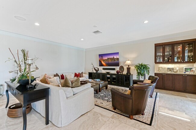Building Photo - 825 Marbella Ln