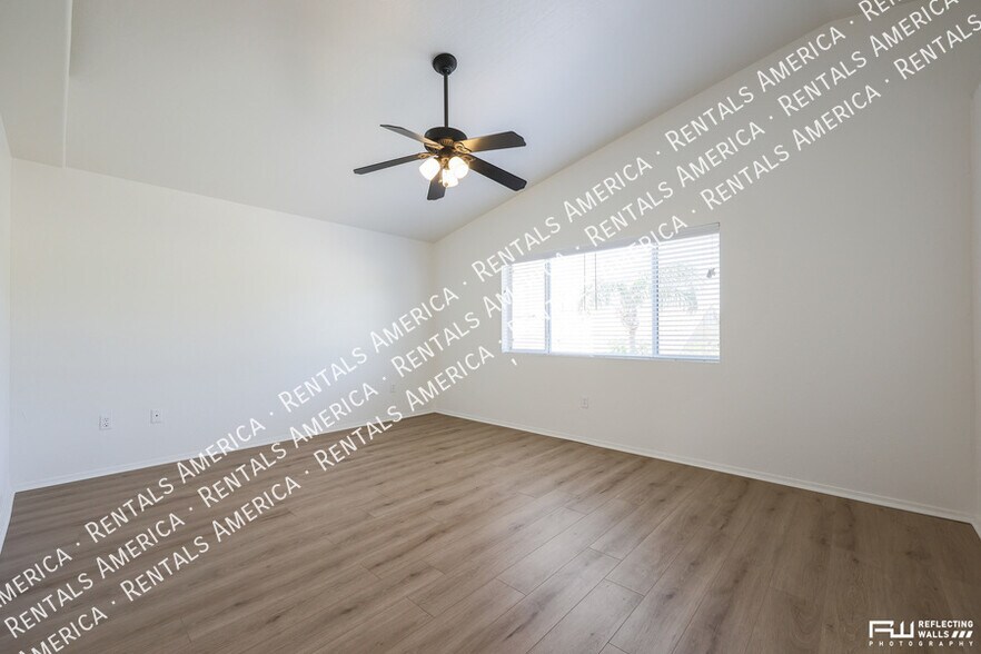 Building Photo - 2238 E Bel Air Ln