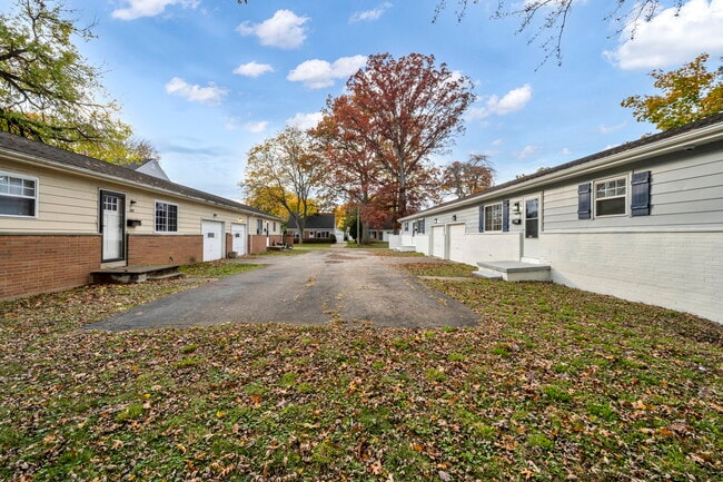 Building Photo - 231 Randel Ave