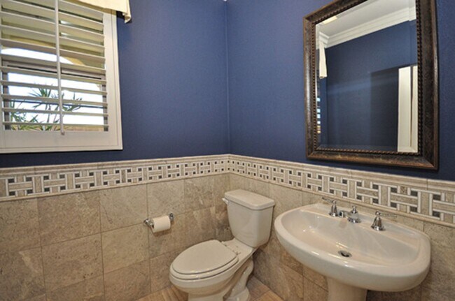 Building Photo - 3BD Home with Amazing Panoramic Ocean Views!