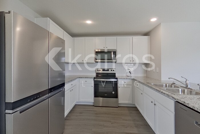 Building Photo - 4383 SW 85 Ln