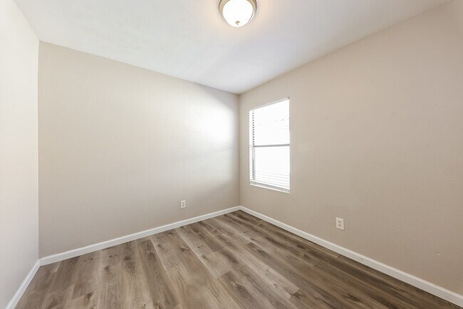 Building Photo - 3104 N Copenhagen Dr