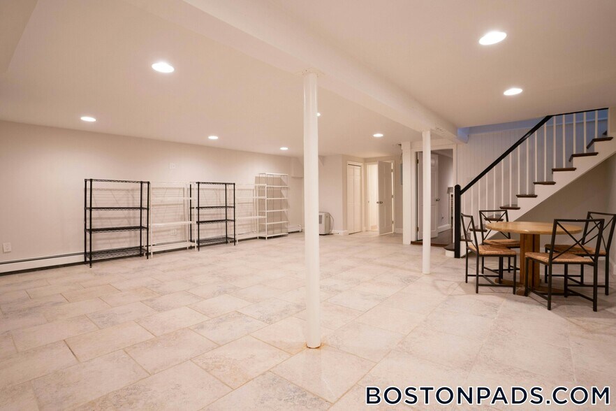 Building Photo - 40 Puddingstone Ln