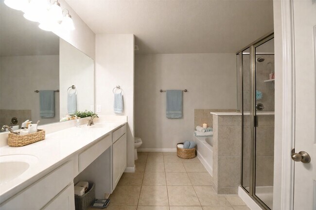 Building Photo - 104 Camelot Pl Ct