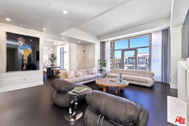 Building Photo - 10776 Wilshire Blvd