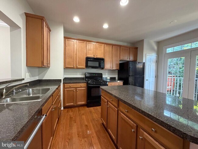 Building Photo - 5669 Faircloth Ct