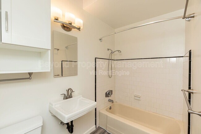 Building Photo - 6206 Mission Gorge Rd