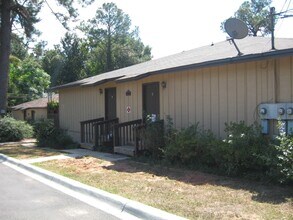 Building Photo - Special Offer – ½ Off First Month’s Rent! ...
