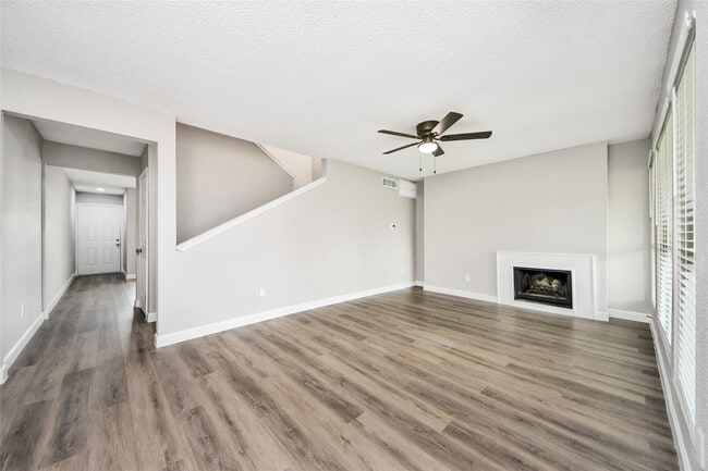 Building Photo - 781 Country Pl Dr
