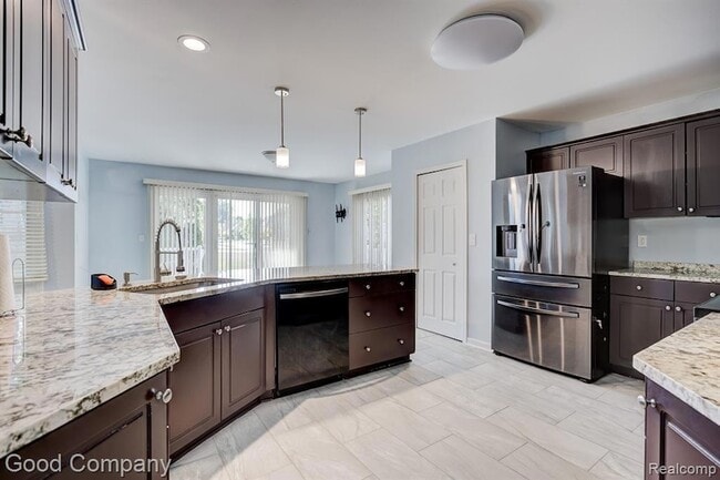 Building Photo - 2924 Wessels Dr