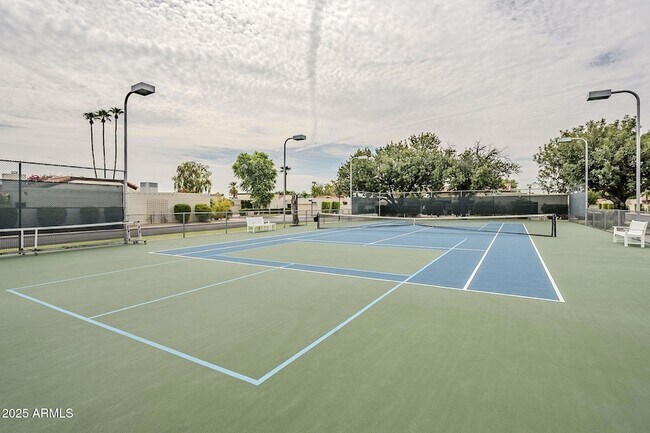 Building Photo - 7322 E Sierra Vista Dr