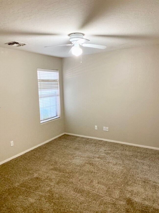 Building Photo - POOL, BBQ, FIRE PIT, AND MORE!