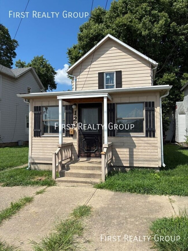 Primary Photo - 123 E Sixth St.-