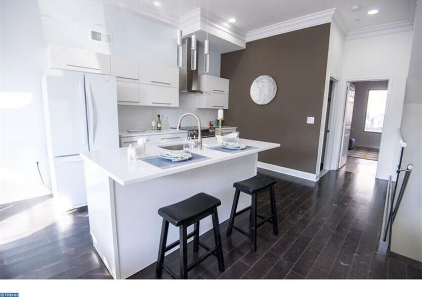 Building Photo - 1213 Noble St