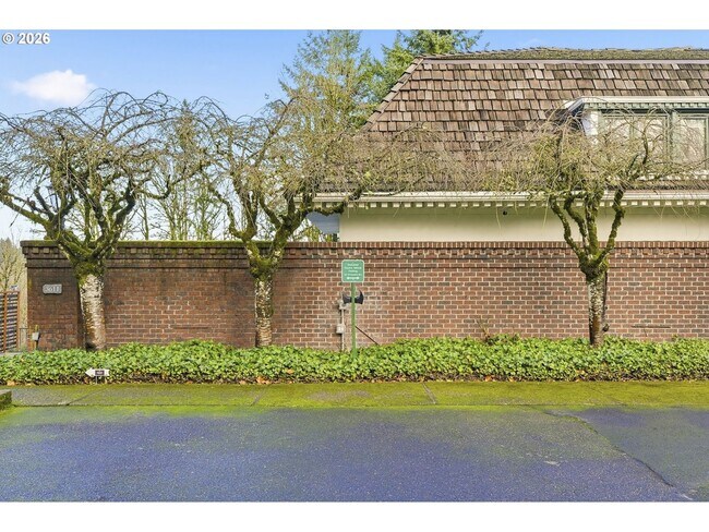 Building Photo - One-of-a-Kind 5BR Home with Floor-to-Ceiling Windows, Wraparound Decks & Breathtaking Treeline Views