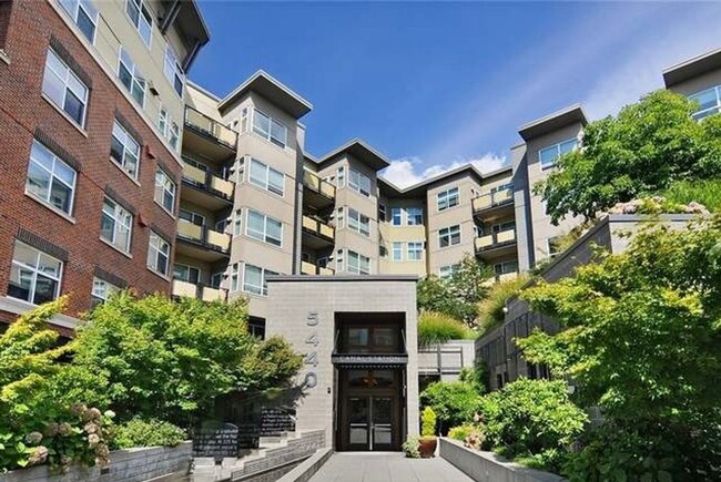 Primary Photo - Beautiful Condo in the Heart of Ballard!